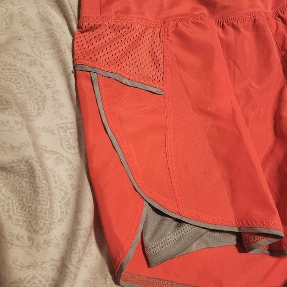 Danskin Now Semi-Fitted Workout Running Shorts Women's XS Light Neon Orange EUC - Picture 3 of 7